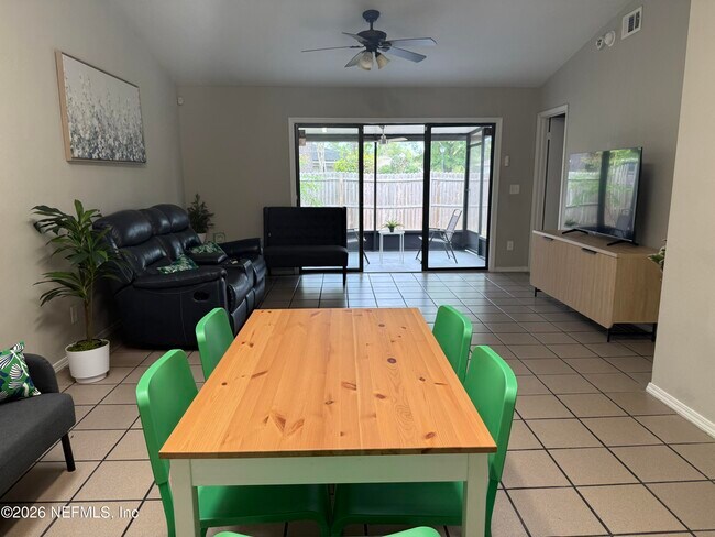 Building Photo - 2360 Bitternut Way