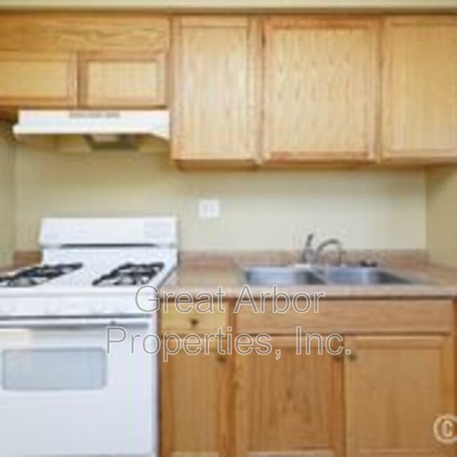 Building Photo - 1062 Rambling Rd