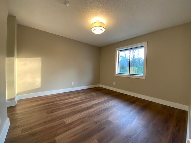 Building Photo - 200 N 31st St