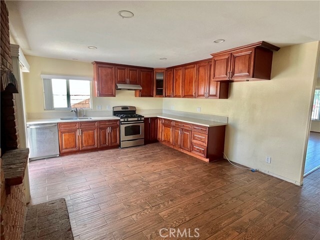 Building Photo - 4946 E Glenview Ave