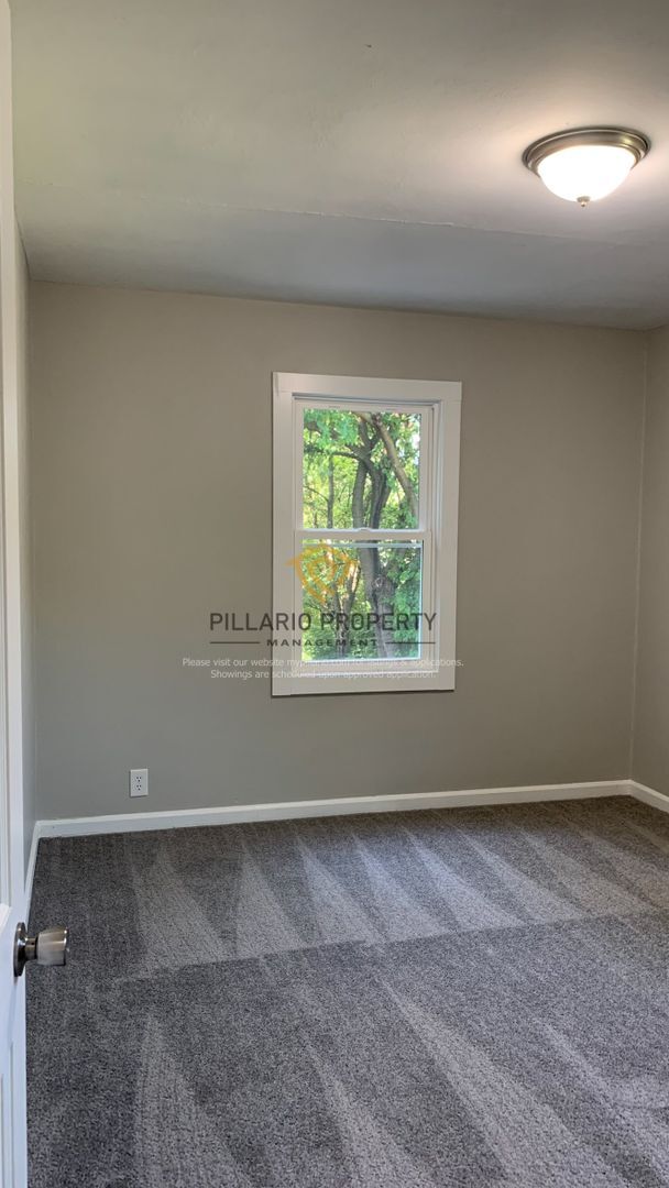 Building Photo - Newly Updated, 4 Bedroom  2 Bathroom Home ...