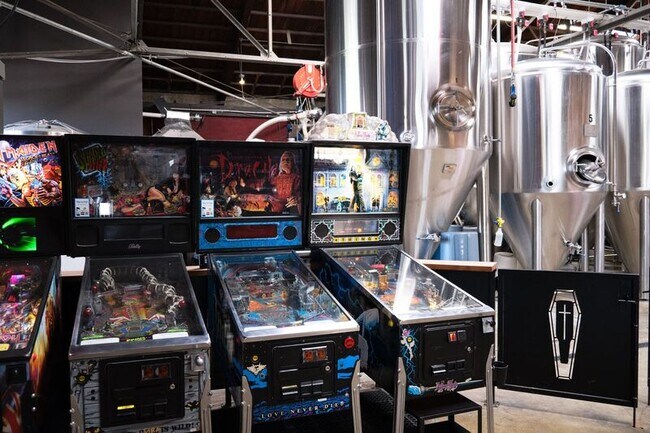 Building Photo - 1058 18th St