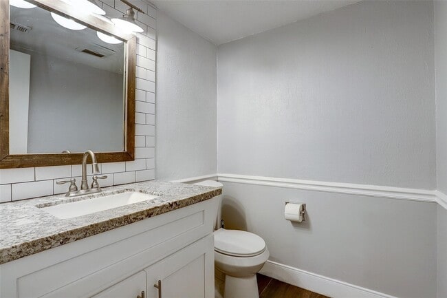 Building Photo - 10458 Hammerly Blvd