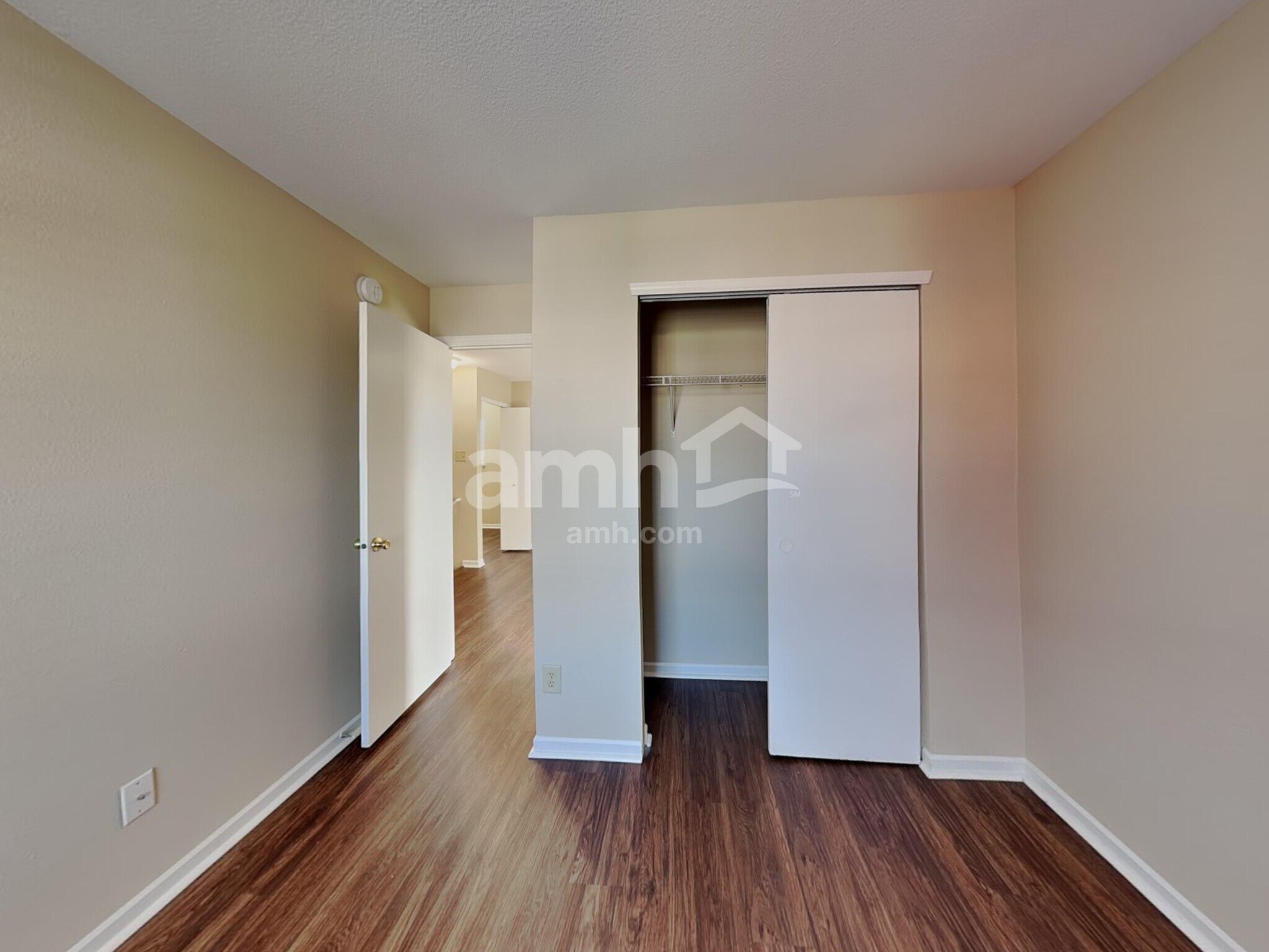 Building Photo - 1420 Dowell St