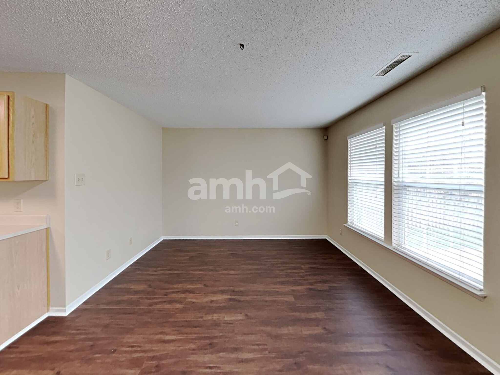 Building Photo - 10798 Cyrus Dr