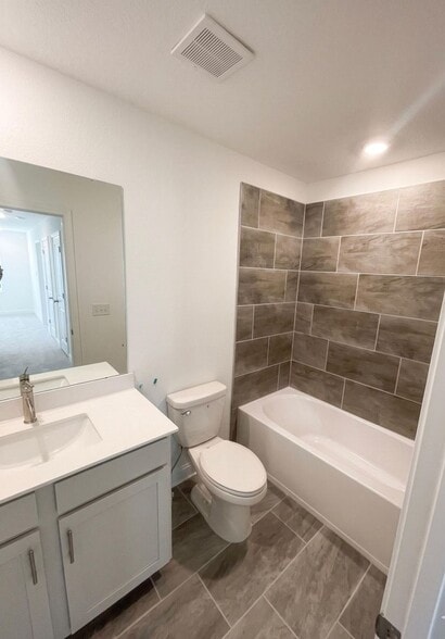 Building Photo - 207 Ensemble Blvd