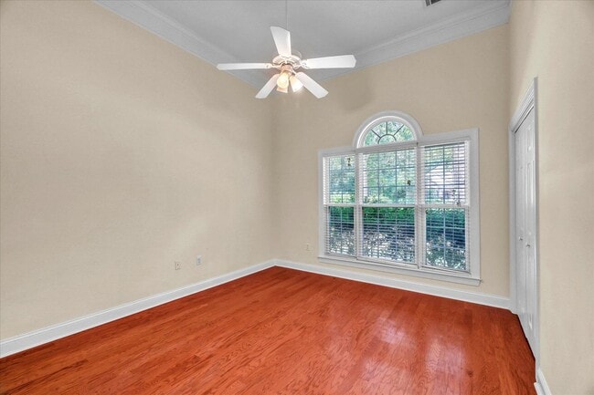 Building Photo - Stunning all-brick home on a large wooded lot