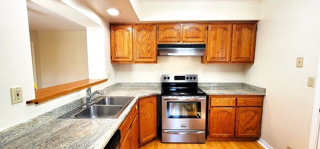 Building Photo - Spacious & Charming 2-Bed/2-Bath Home – Wa...