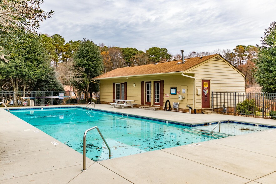 Building Photo - 4704 Blue Bird Court