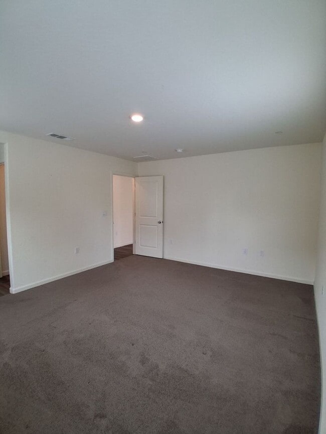 Building Photo - Beautiful Single-Story Home with Solar Included & Spacious Open Floor Plan!