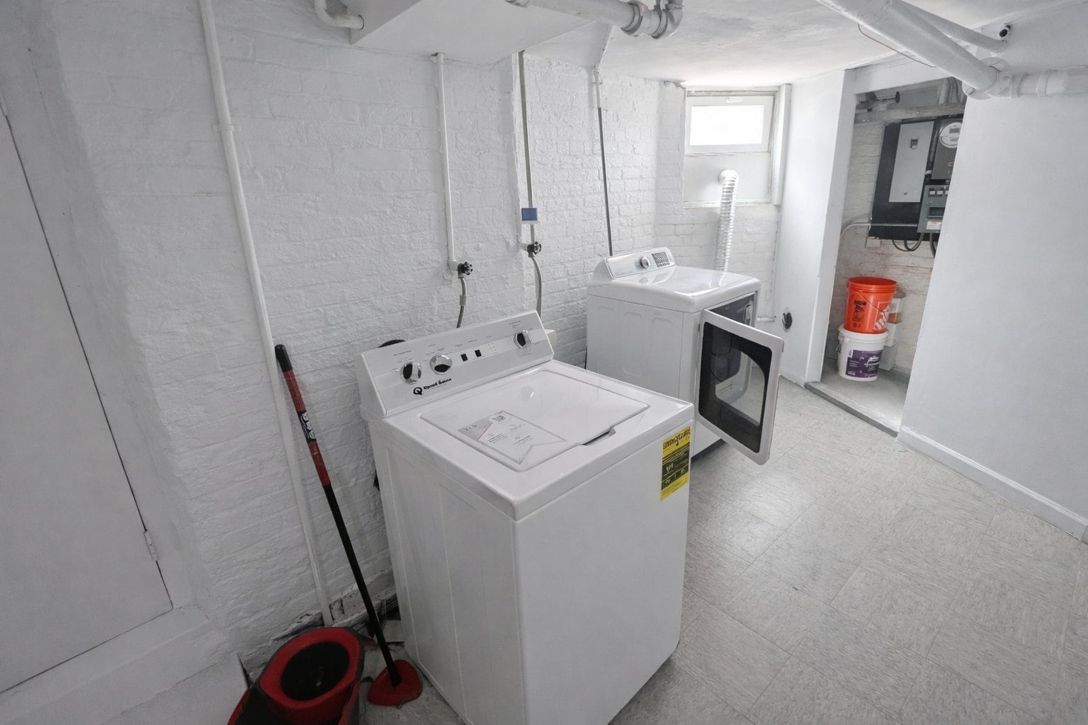 Building Photo - 2105 New York Ave