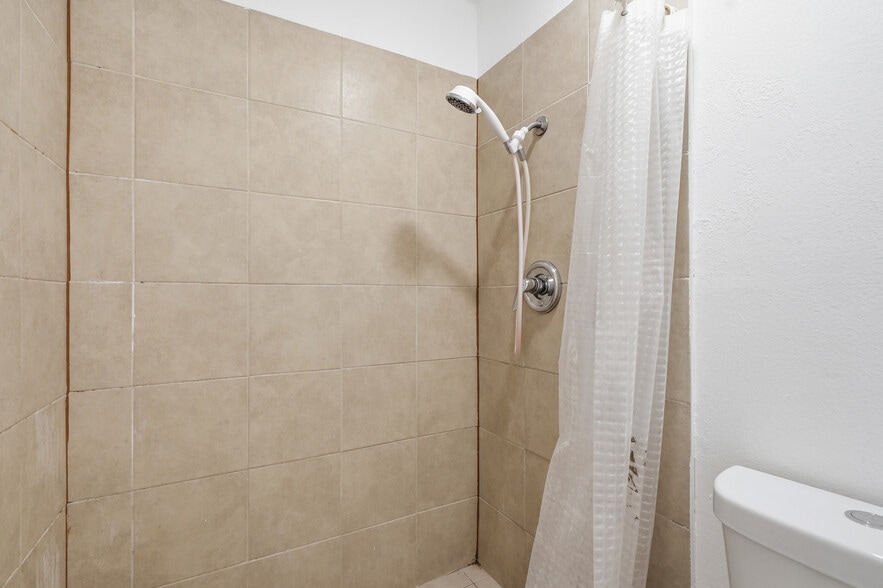 Building Photo - 7924 Woodman Ave