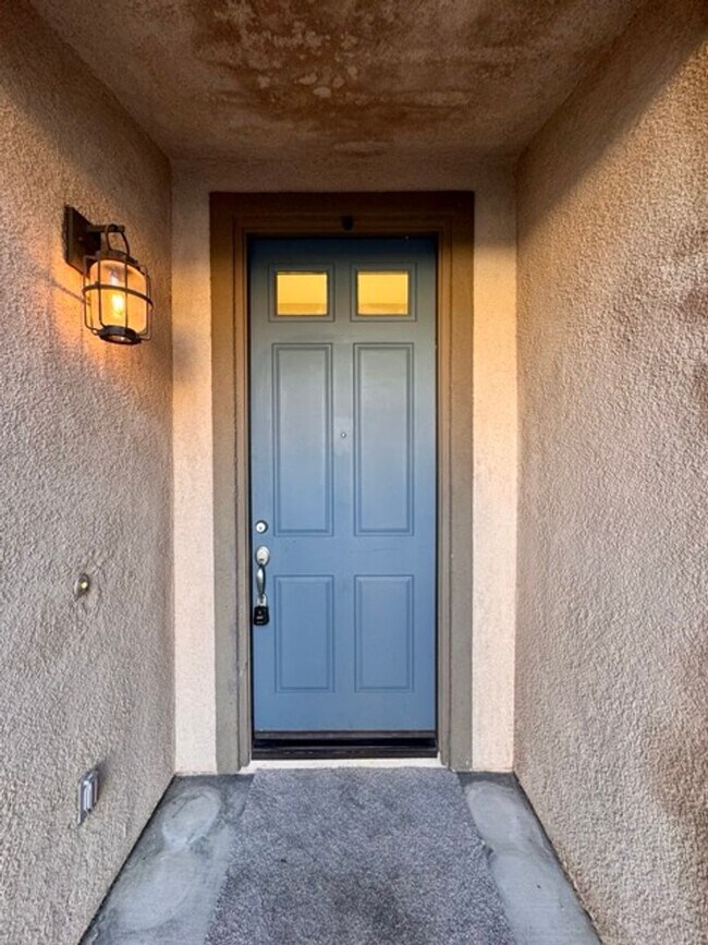 Building Photo - Beautiful 4 bedroom two story house with RV parking for LEASE in Murrieta!