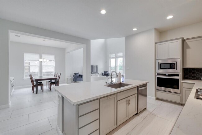 Building Photo - 4304 Allenbrook Dr