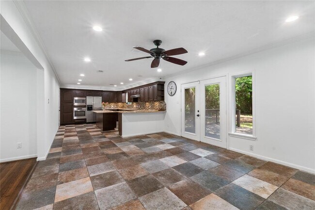 Building Photo - 5018 Willowbend Blvd