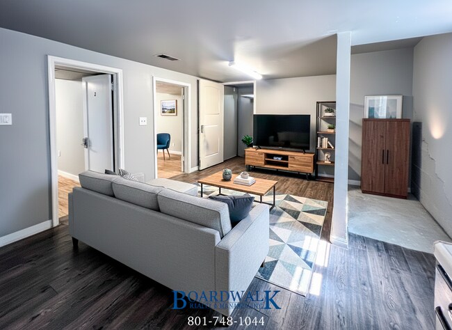 Building Photo - 1748 S Main St