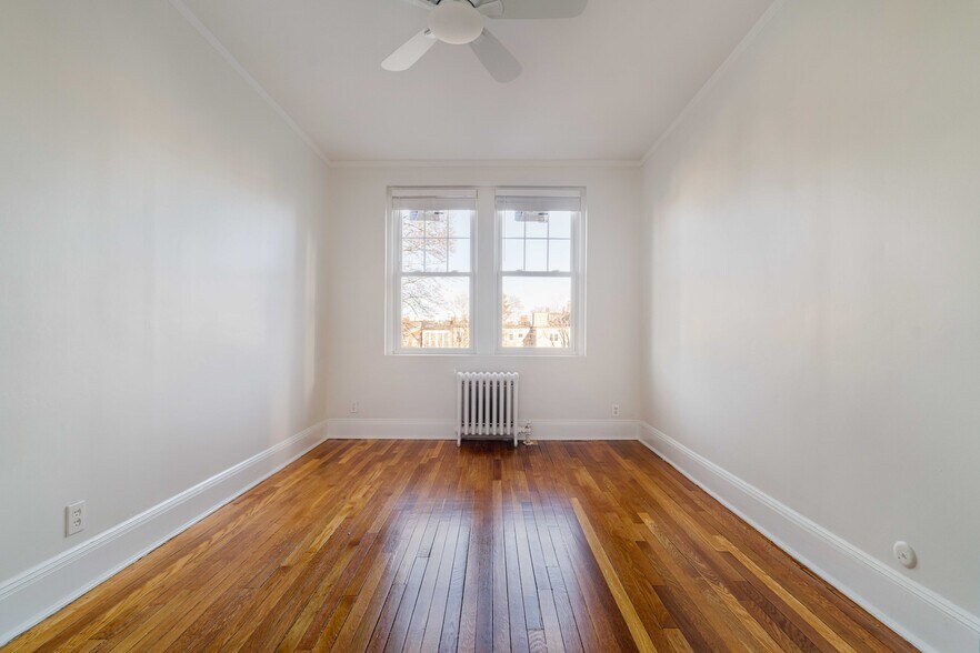 Building Photo - 321 Tappan St