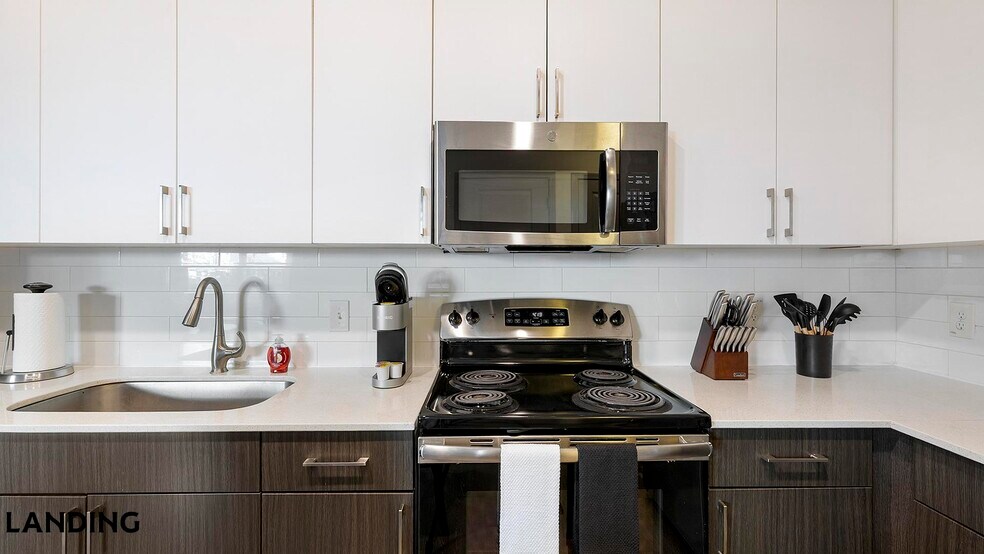 Building Photo - 1001 S Center St