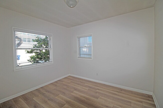 Building Photo - 1018 7th St