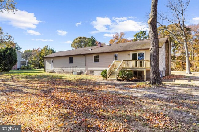 Building Photo - 7643 Paradise Beach Rd