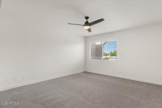 Building Photo - 7803 E Vernon Ave