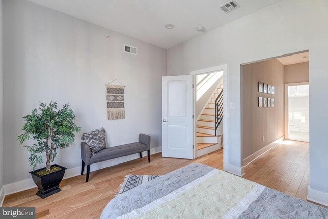 Building Photo - 2636 Latona St