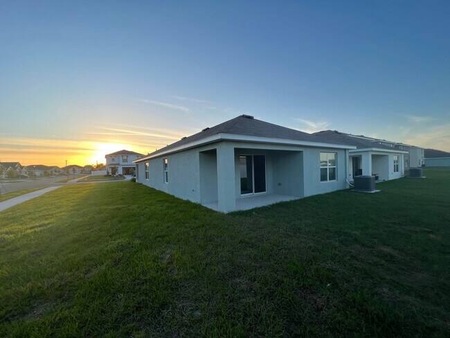 Building Photo - 415 Sunlit Coral St