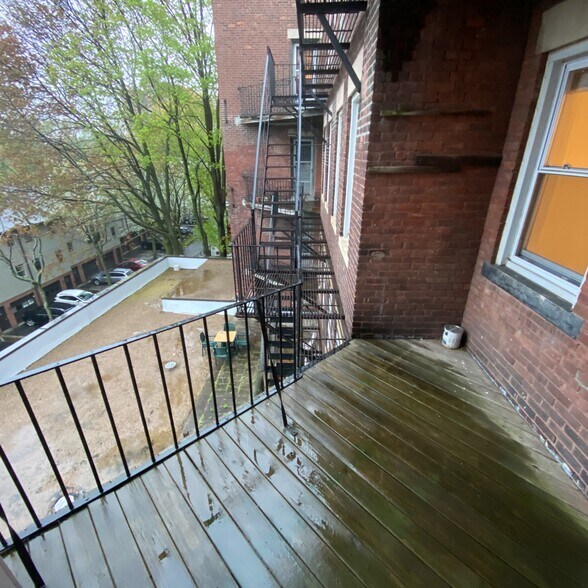 Building Photo - 310 Tappan St