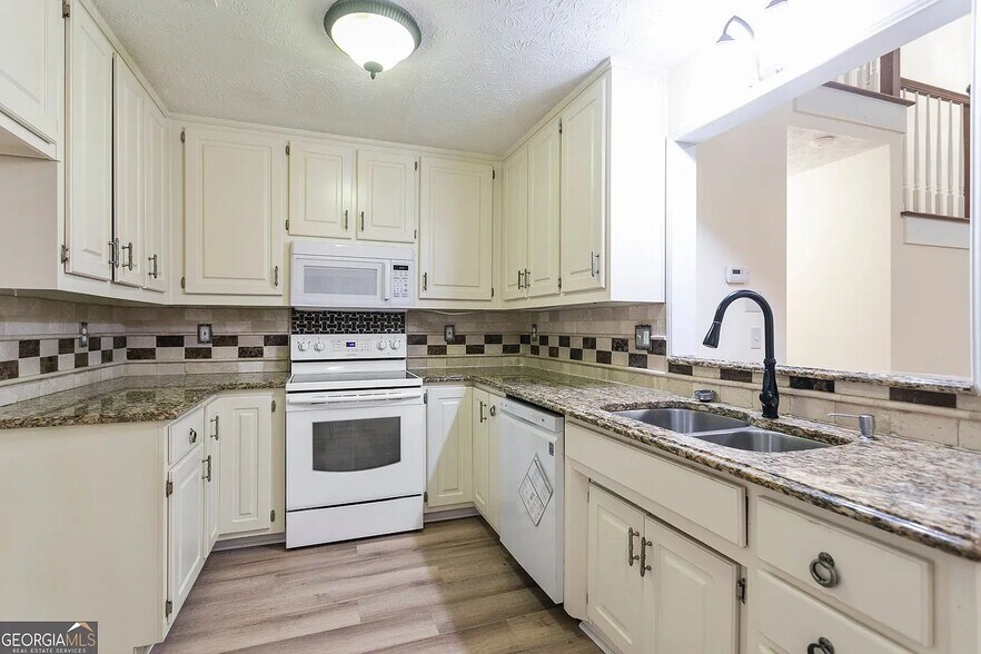 Building Photo - 160 Windward Dr