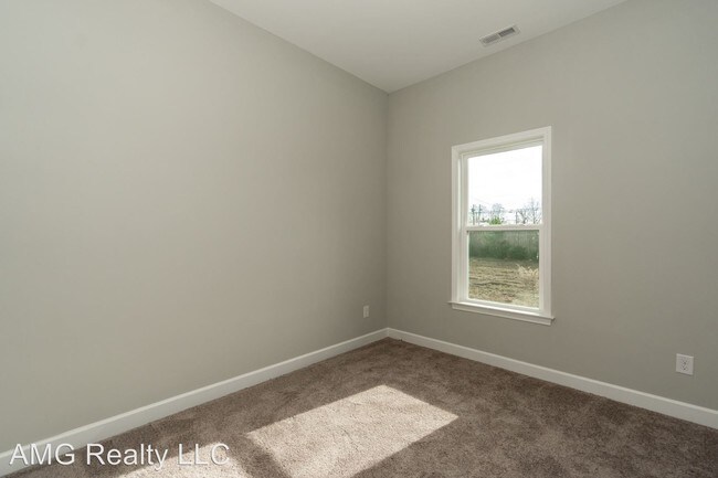 Building Photo - 3 br, 2 bath House - 307 West 1st Street