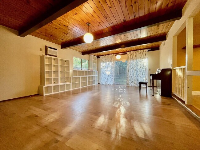 Building Photo - 7583 Lockford Ct