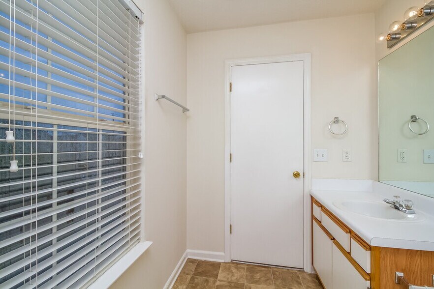 Building Photo - 1133 Phelissa Dr