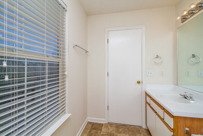 Building Photo - 1133 Phelissa Dr