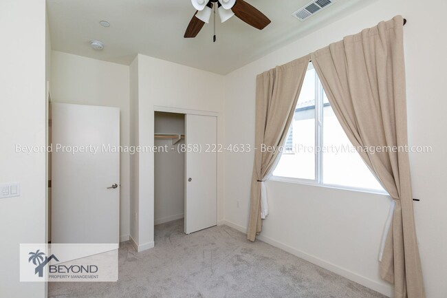 Building Photo - OTAY MESA !!!TRI LEVEL PERFECTION 2 BED/2....