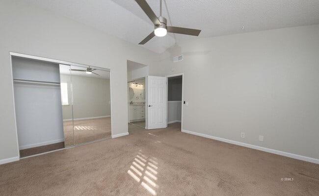 Building Photo - Please Contact Vaughn Realty to set up an ...