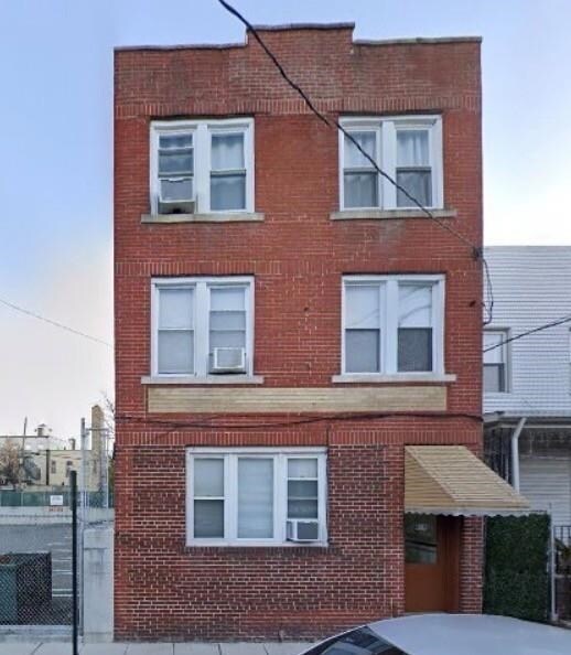 Building Photo - 414 42nd St