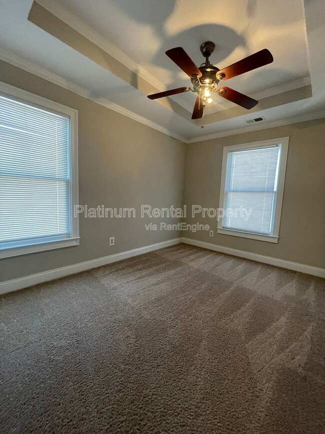 Building Photo - 750 Terry St SE