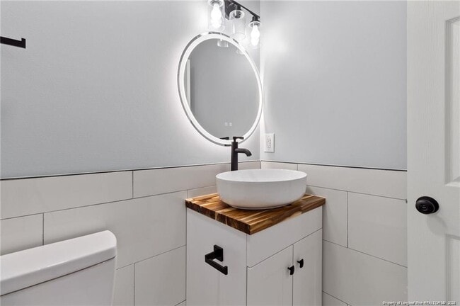 Building Photo - 714 Carnegie Dr