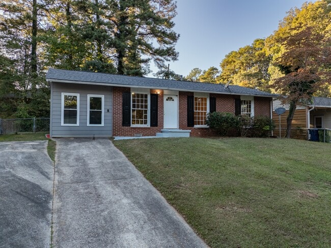 Building Photo - 2194 Baywood Dr SE