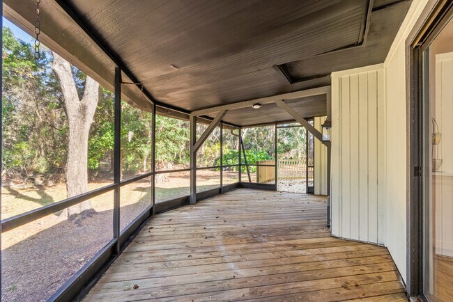 Building Photo - Stunning Renovated 3BD/2BA Home for Rent o...