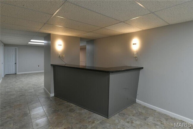Building Photo - 965 Orchard Lakes Dr
