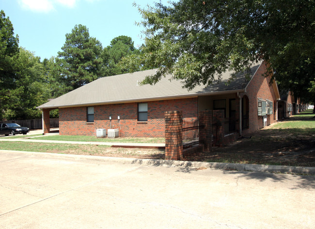 Primary Photo - Salem Garden Apartments