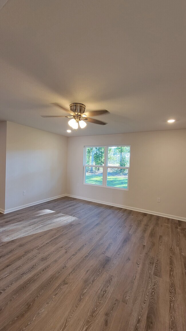 Living room - 5402 Peach Dr