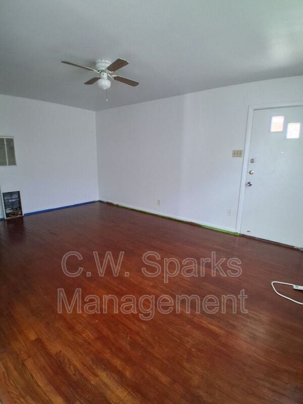 Building Photo - 3021 Avon St