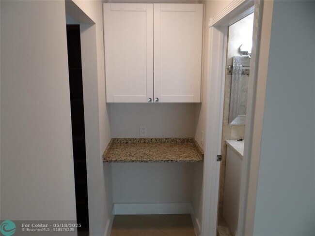 Building Photo - 4036 Eastridge Cir