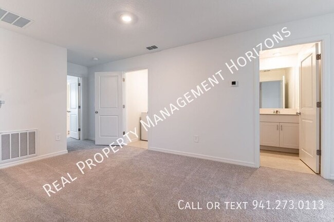 Building Photo - 10952 65th Ter E