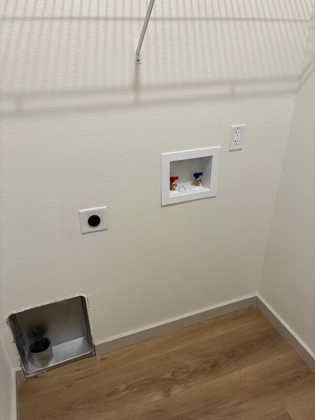 Building Photo - Brand new 2 bed 2 bath home - Springfield MO