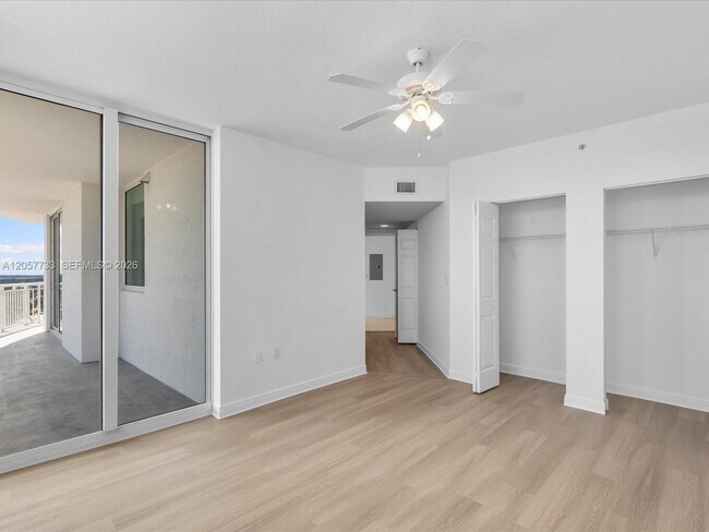 Building Photo - 1745 E Hallandale Beach Blvd