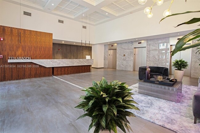 Building Photo - 10 Aragon Ave