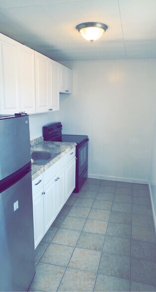 sink - 314 E Main St